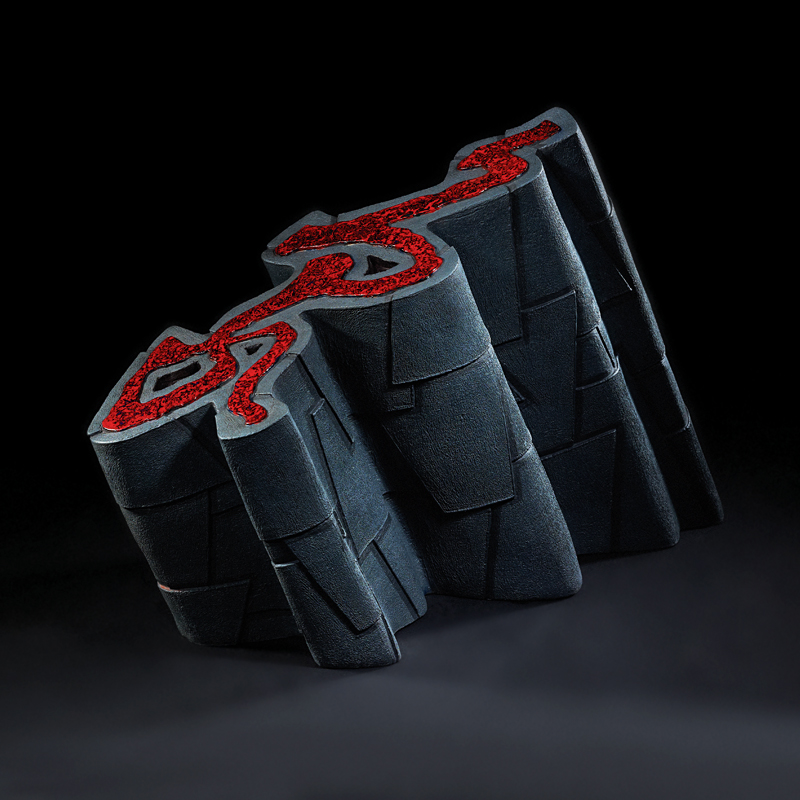 李幸龍 在每一次的個展中,如何讓自己投注新的創作元素,而這新思維的延伸,又能與自己以往的作品型態有所連結。從慣用的化妝土運用,與東方紋飾雕刻結合,到柴燒、 茶壺 質感之變化,乃至大型陶板製作。總期望於當代 藝術 領域中,能有屬於東方元素之陶藝面相。也期盼屬於自己的 陶藝 創作模式與作品脈絡,依然仍往前繼續成長。