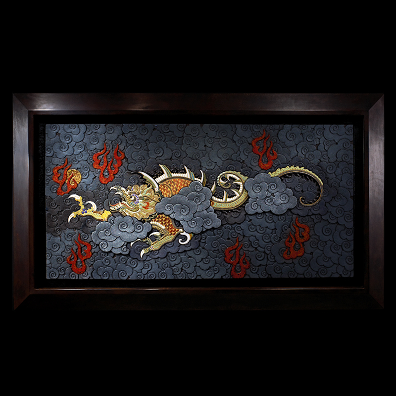 李幸龍 在每一次的個展中,如何讓自己投注新的創作元素,而這新思維的延伸,又能與自己以往的作品型態有所連結。從慣用的化妝土運用,與東方紋飾雕刻結合,到柴燒、 茶壺 質感之變化,乃至大型陶板製作。總期望於當代 藝術 領域中,能有屬於東方元素之陶藝面相。也期盼屬於自己的 陶藝 創作模式與作品脈絡,依然仍往前繼續成長。