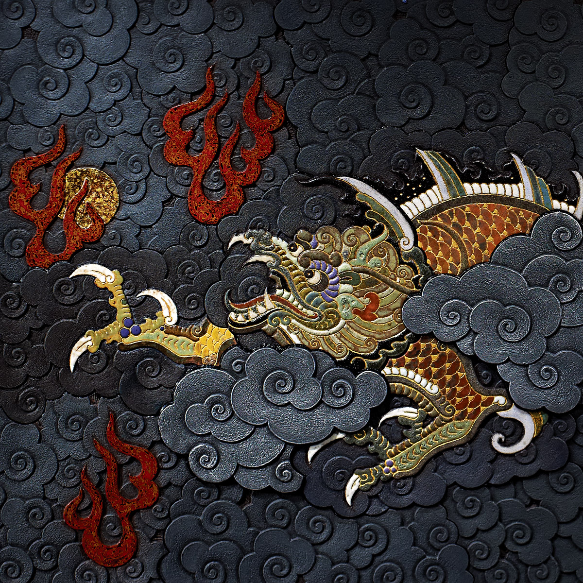 李幸龍 在每一次的個展中,如何讓自己投注新的創作元素,而這新思維的延伸,又能與自己以往的作品型態有所連結。從慣用的化妝土運用,與東方紋飾雕刻結合,到柴燒、 茶壺 質感之變化,乃至大型陶板製作。總期望於當代 藝術 領域中,能有屬於東方元素之陶藝面相。也期盼屬於自己的 陶藝 創作模式與作品脈絡,依然仍往前繼續成長。